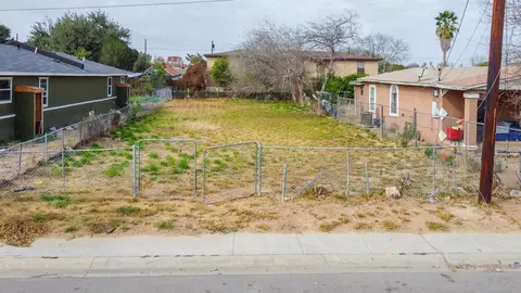 204 E San Pedro St, Laredo, TX 78040