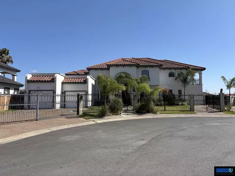 417 Lake Nakuru Ct, Laredo, TX 78041