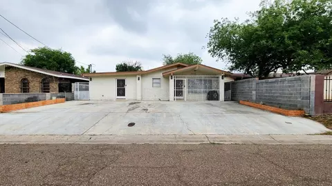 318 E Cherry Ln, Laredo, TX 78041