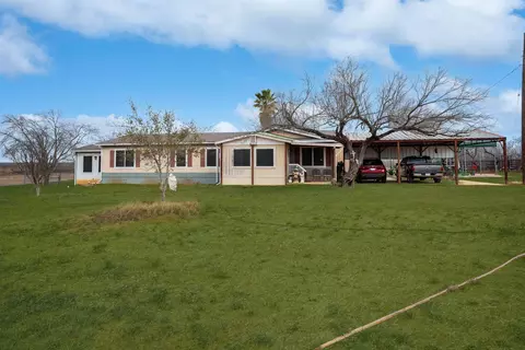 25189 Ih 35 Frontage, Encinal, TX 78019