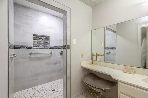 202 Ranch Rd, Laredo, TX 78043 photo 4