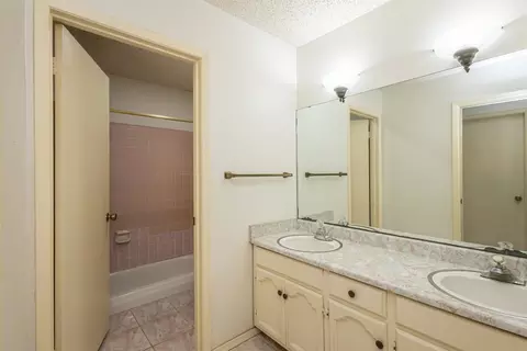 202 Ranch Rd, Laredo, TX 78043 photo 9