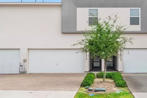 9915 Kaspar Dr #9915, Laredo, TX 78045