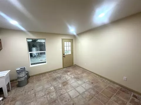 1202 Beverly Dr, Laredo, TX 78045 photo 12