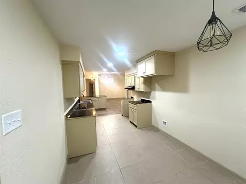 1202 Beverly Dr, Laredo, TX 78045 photo 14