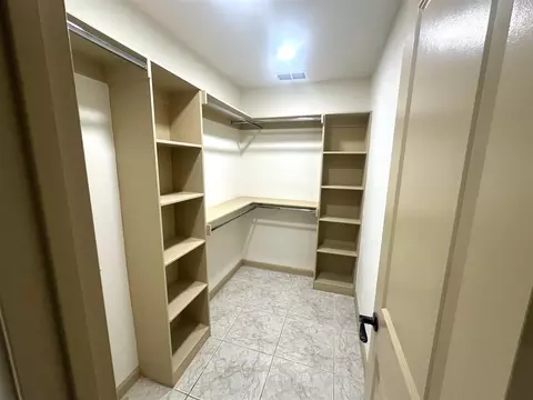 1202 Beverly Dr, Laredo, TX 78045 photo 10