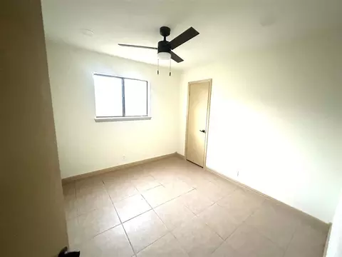 1202 Beverly Dr, Laredo, TX 78045 photo 23