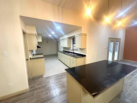 1202 Beverly Dr, Laredo, TX 78045 photo 7