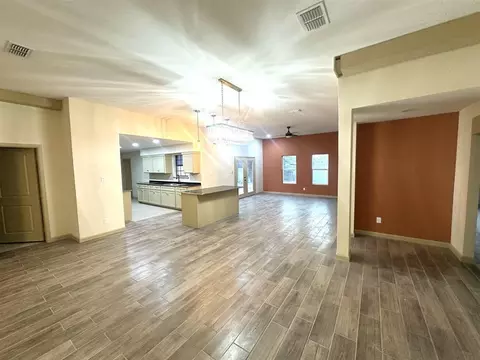 1202 Beverly Dr, Laredo, TX 78045 photo 18
