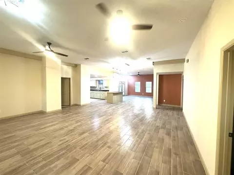 1202 Beverly Dr, Laredo, TX 78045 photo 6