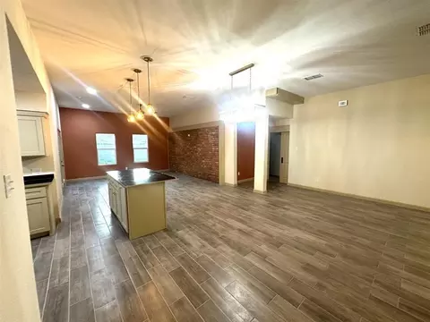 1202 Beverly Dr, Laredo, TX 78045 photo 11