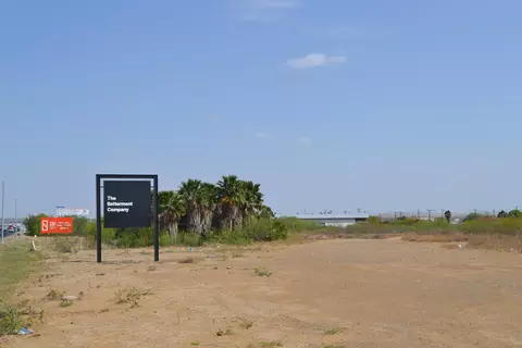 000 E Saunders St, Laredo, TX 78041