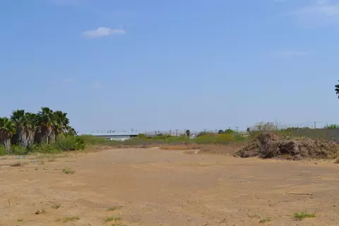 000 E Saunders St, Laredo, TX 78041 photo 2