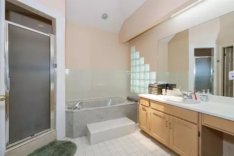 Bath - 1202 St John Lp, Laredo, TX 78045 photo 2 of 2