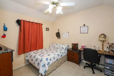 Bedroom - 1202 St John Lp, Laredo, TX 78045 photo 1 of 2