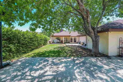 Exterior - 1202 St John Lp, Laredo, TX 78045 photo 6 of 7