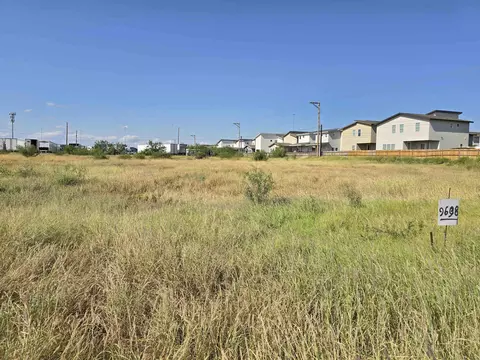 9698 Springfield Ave, Laredo, TX 78045