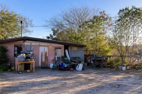 111 W Bustamante St, Laredo, TX 78041