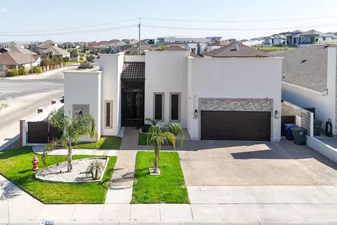 613 Puerta Del Sol, Laredo, TX 78045