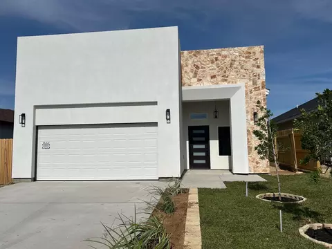 1417 Los Estribos Dr, Laredo, TX 78046