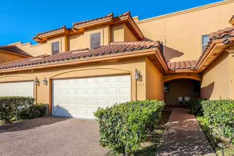 707 St James Dr #105, Laredo, TX 78041