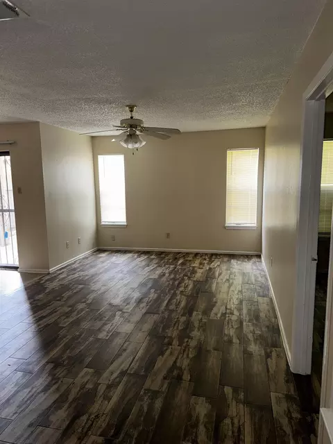 Living - 100 E Aurora St #331, Laredo, TX 78040 photo 1 of 1