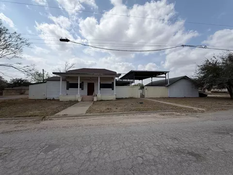 1302 W Lucille, Hebbronville, TX 78361