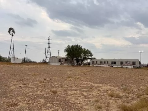1035 Pena Rd, Cotulla, TX 78014 photo 5