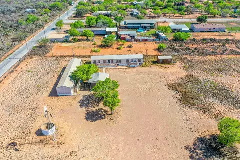 1035 Pena Rd, Cotulla, TX 78014 photo 2