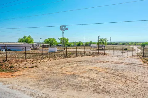 1035 Pena Rd, Cotulla, TX 78014