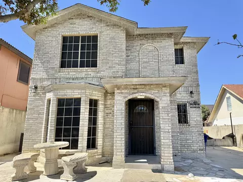 210 Leon Ave, Laredo, TX 78046