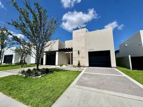 2925 Fishers Hill Lp, Laredo, TX 78045