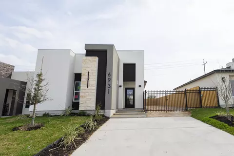 6931 Molinos Dr, Laredo, TX 78046