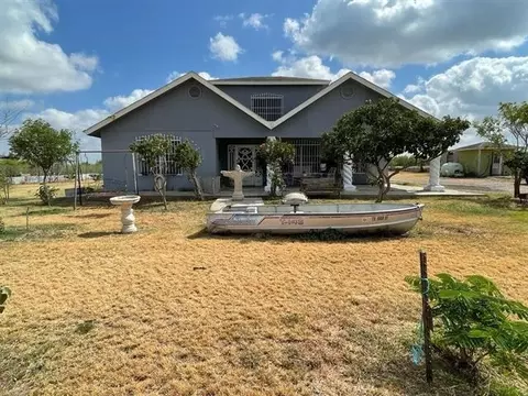 133 Los Fresnos, Laredo, TX 78046