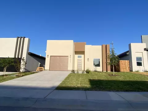 1427 Los Estribos Dr, Laredo, TX 78046