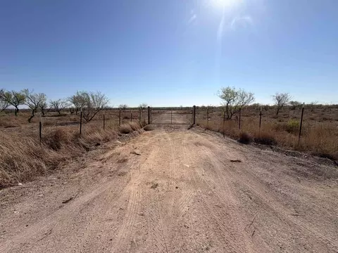 423 Las Lomas Rd, Laredo, TX 78041
