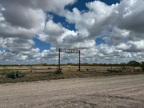 440 Norte Rd, Laredo, TX 78044