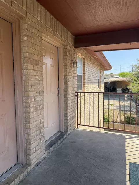2605 Springfield Ave #4, Laredo, TX 78040