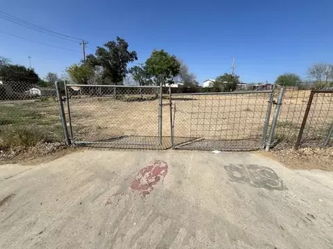 420 Hilltop Rd, Laredo, TX 78045