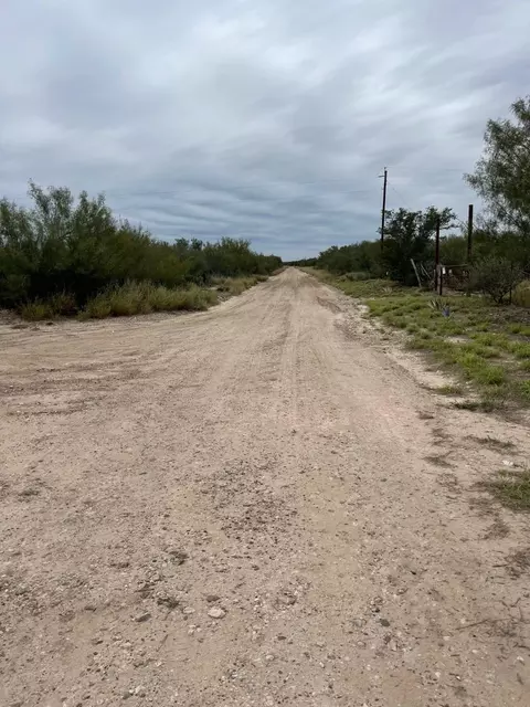 000 Ranch Rd, Laredo, TX 78040 photo 2