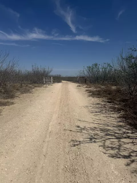 000 Ranch Rd, Laredo, TX 78040 photo 12