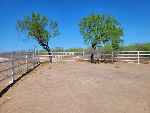 385 Ranch Road 7074c, Laredo, TX 78043