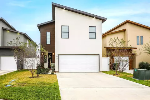 305 Deer Path Loop, Laredo, TX 78045