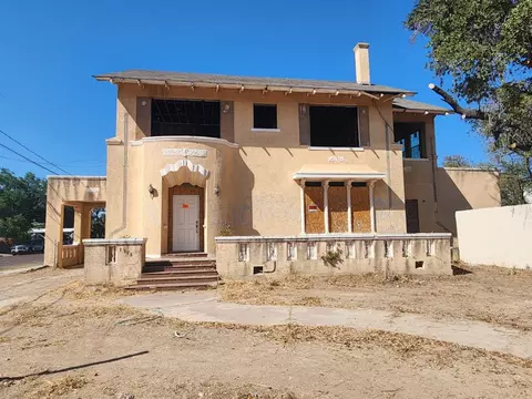 1718 Victoria St, Laredo, TX 78040