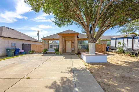 2912 Nottingham Dr, Laredo, TX 78043