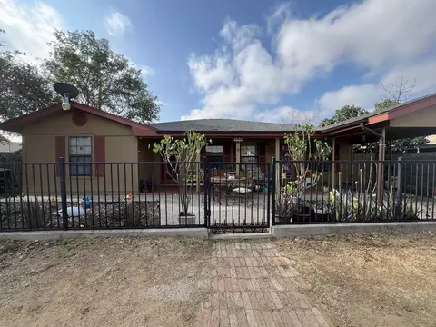 519 Laredo St, Laredo, TX 78040