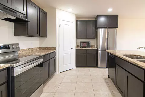 Kitchen - 5607 Lone Star Loop, Laredo, TX 78046 photo 1 of 1
