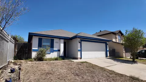 811 Bartolome Ln, Laredo, TX 78043
