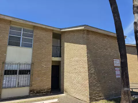 5302 Springfield Ave #213, Laredo, TX 78041