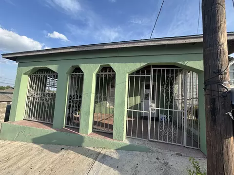 717 12 Okane St, Laredo, TX 78040